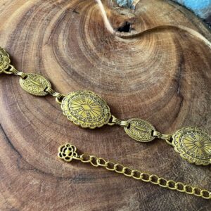 Cinto de Metal Conchos Dourado