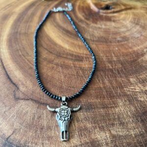 Colar Long Horn em Cristais Preto