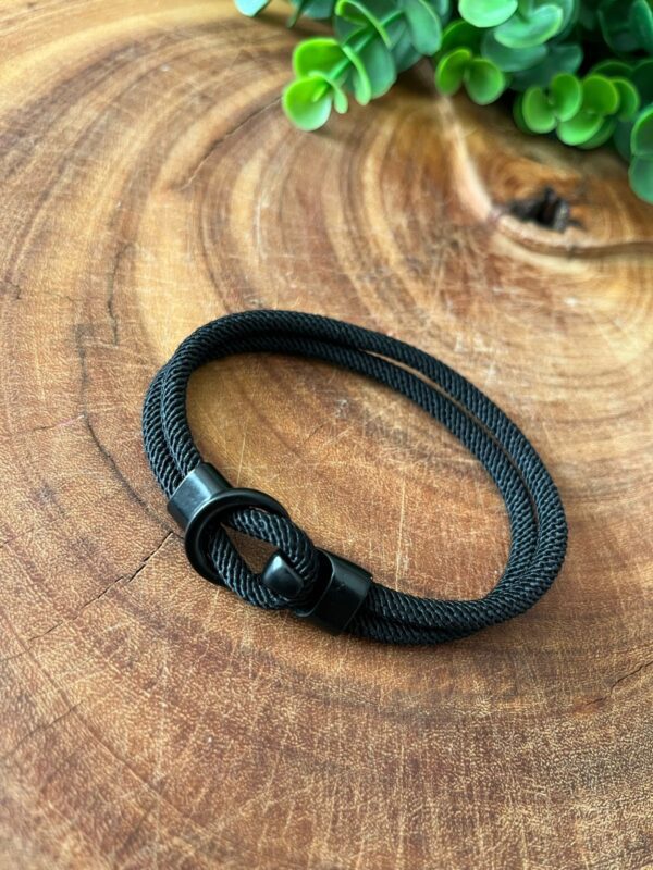 Pulseira de Corda Preta