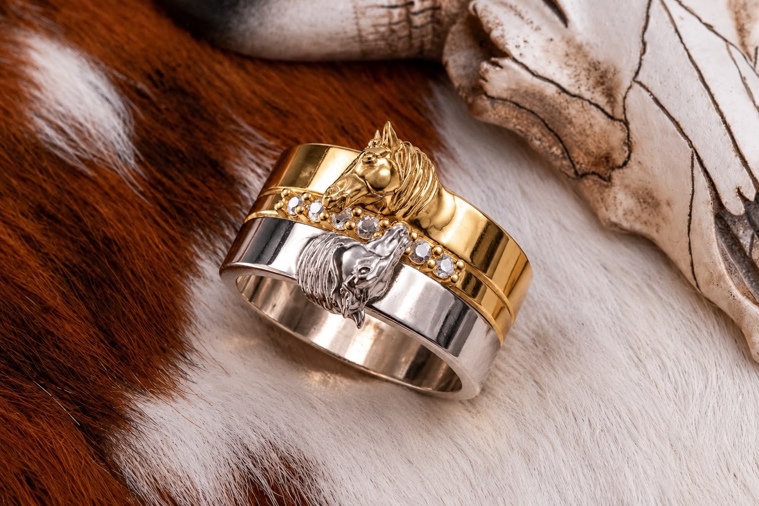 Conjunto Anéis Horse + Aparador